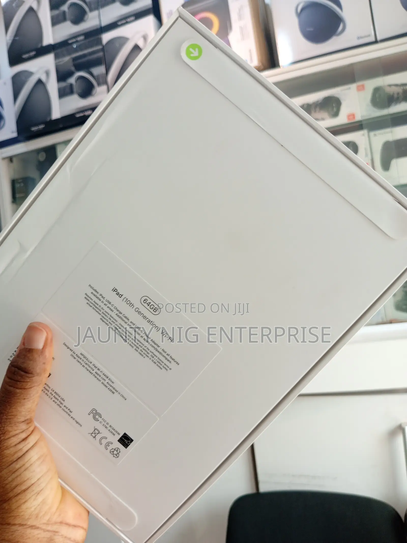 New Apple iPad Wi-Fi 64 GB Silver