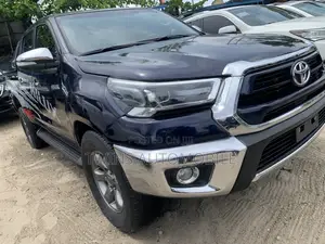 Toyota Hilux Revo Double Cab Petrol 2.7 AWD 2019 Blue