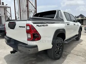 Toyota Hilux 2020 White