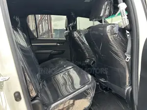 Toyota Hilux 2020 White