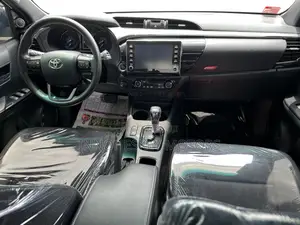 Toyota Hilux 2020 White