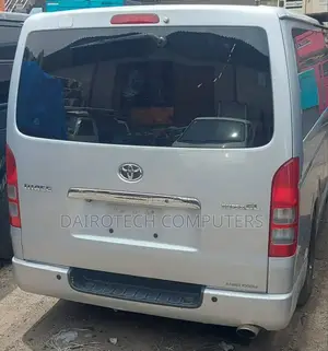 Toyota HiAce 2004 Silver