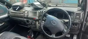Toyota HiAce 2004 Silver