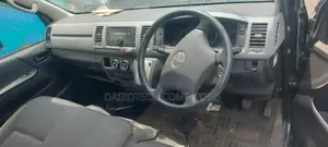 Toyota HiAce 2004 Silver