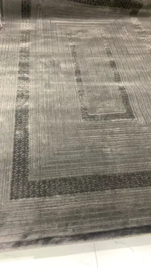 5' X 7' Center Rug