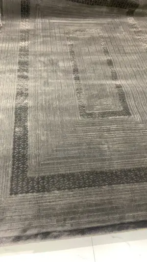 5' X 7' Center Rug