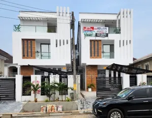 5bdrm Duplex in Peace Ville Estate, Idado for sale