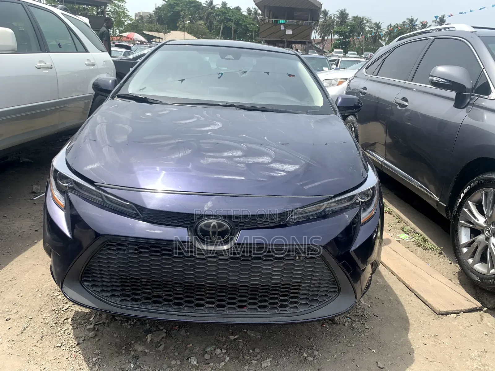 Toyota Corolla LE (1.8L 4cyl 2A) 2019 Blue