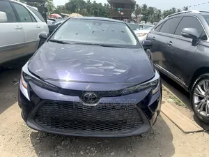Toyota Corolla LE (1.8L 4cyl 2A) 2019 Blue