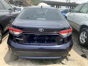Toyota Corolla LE (1.8L 4cyl 2A) 2019 Blue