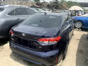 Toyota Corolla LE (1.8L 4cyl 2A) 2019 Blue