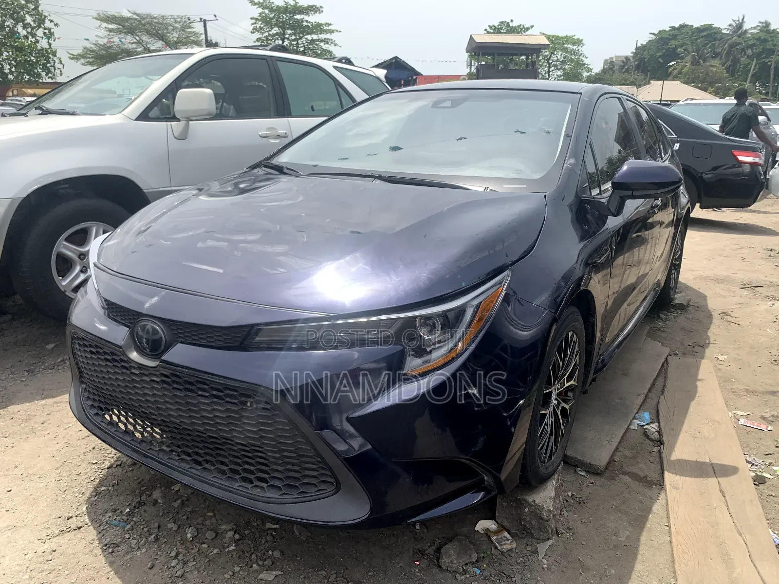 Toyota Corolla LE (1.8L 4cyl 2A) 2019 Blue