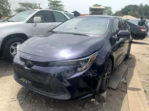 Toyota Corolla LE (1.8L 4cyl 2A) 2019 Blue