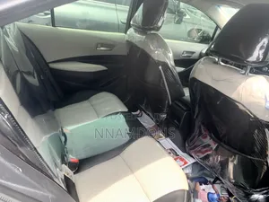 Toyota Corolla LE (1.8L 4cyl 2A) 2019 Blue