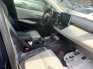 Toyota Corolla LE (1.8L 4cyl 2A) 2019 Blue