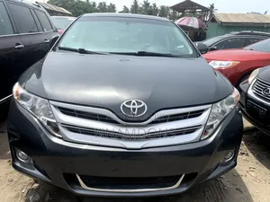Toyota Venza V6 2010 Gray