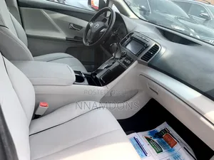 Toyota Venza V6 2010 Gray