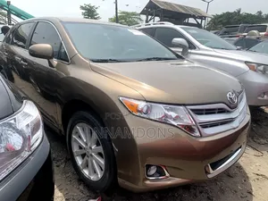 Toyota Venza V6 AWD 2011 Brown