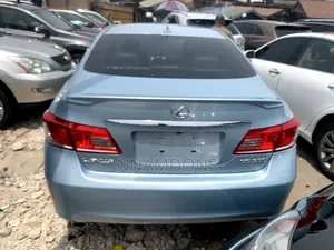 Lexus ES 350 2010 Blue