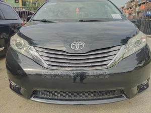 Toyota Sienna 2015 Black