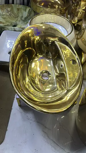Plain Gold Countertop Basin