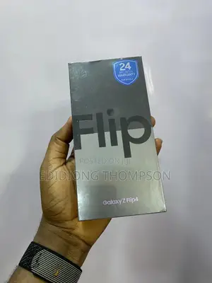 New Samsung Galaxy Z Flip4 256 GB
