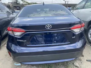 Toyota Corolla LE 2020 Blue