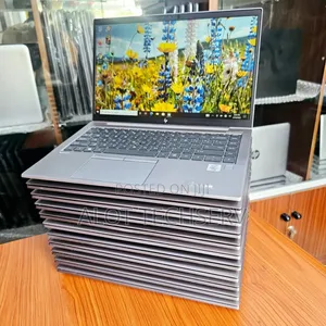 Laptop HP ZBook Firefly G8 16GB Intel Core I7 SSD 512GB