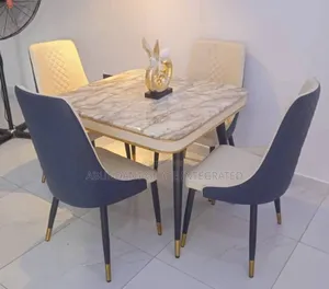 Marble Dinning Table With 4 Seaters.