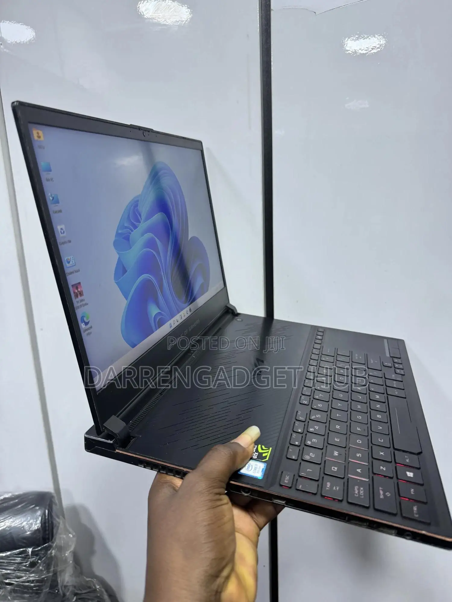 Laptop Asus ROG Zephyrus S GX701 16GB Intel Core I7 SSD 512GB