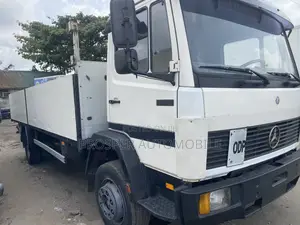Photo - Mercedes Benz 1320 Truck