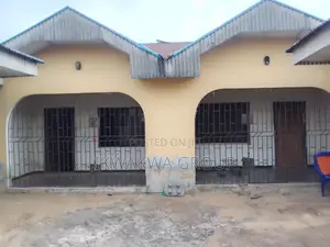 2bdrm Block of Flats in Ndokwa West for sale