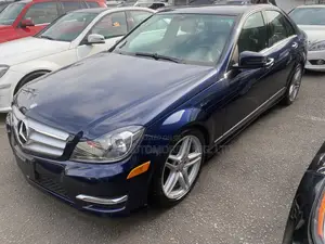 Mercedes-Benz C300 2013 Blue