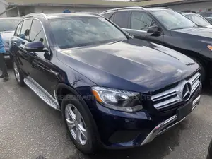 Mercedes-Benz GLC-Class 2016 Blue
