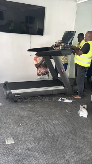 7hp American Treadmill With Wifi Touchscreen