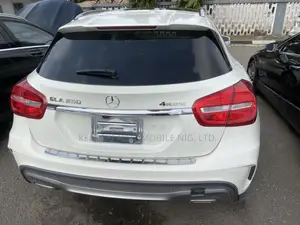 Mercedes-Benz GLA-Class 2017 White