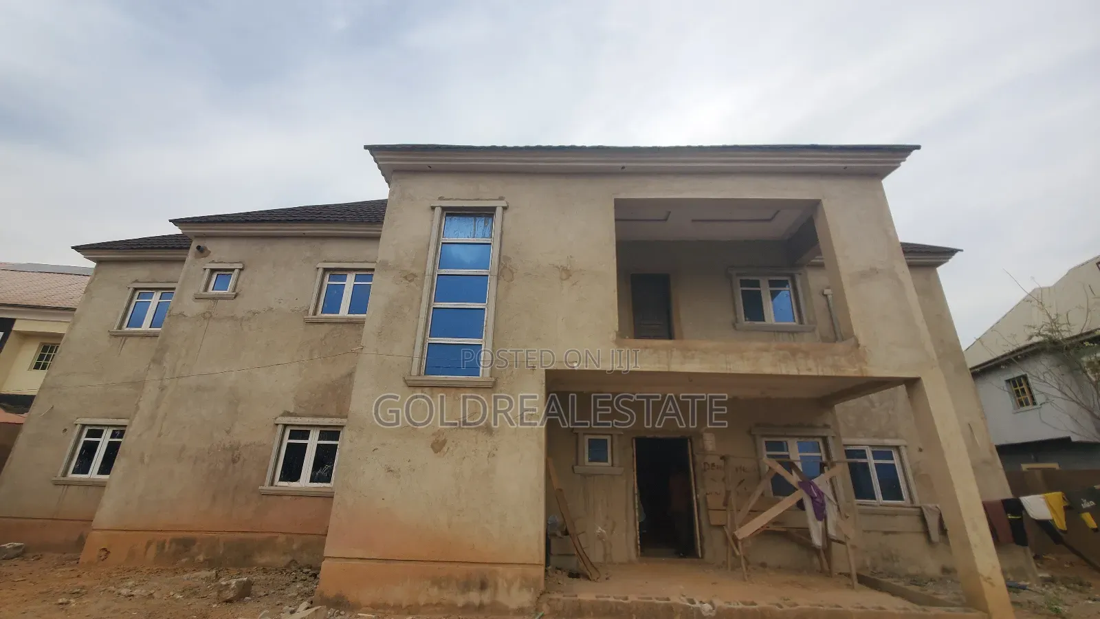 16bdrm Maisonette in City College, Karu for sale