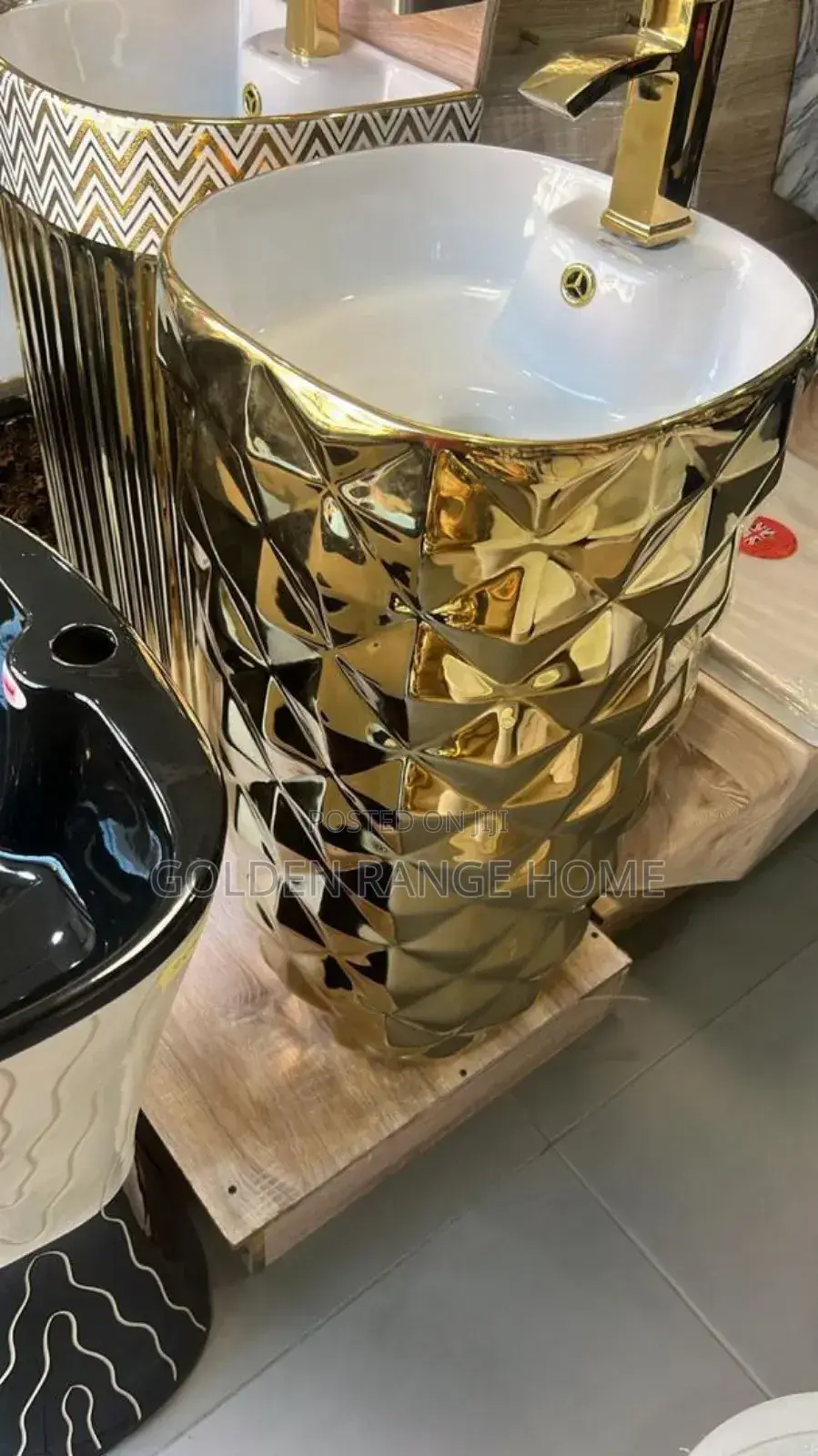 Gold Free Standing Dining Basin