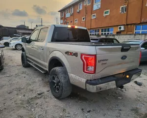 Ford F-150 2016 Gold