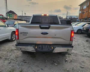 Ford F-150 2016 Gold
