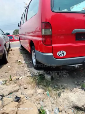 Toyota HiAce 2007 Red