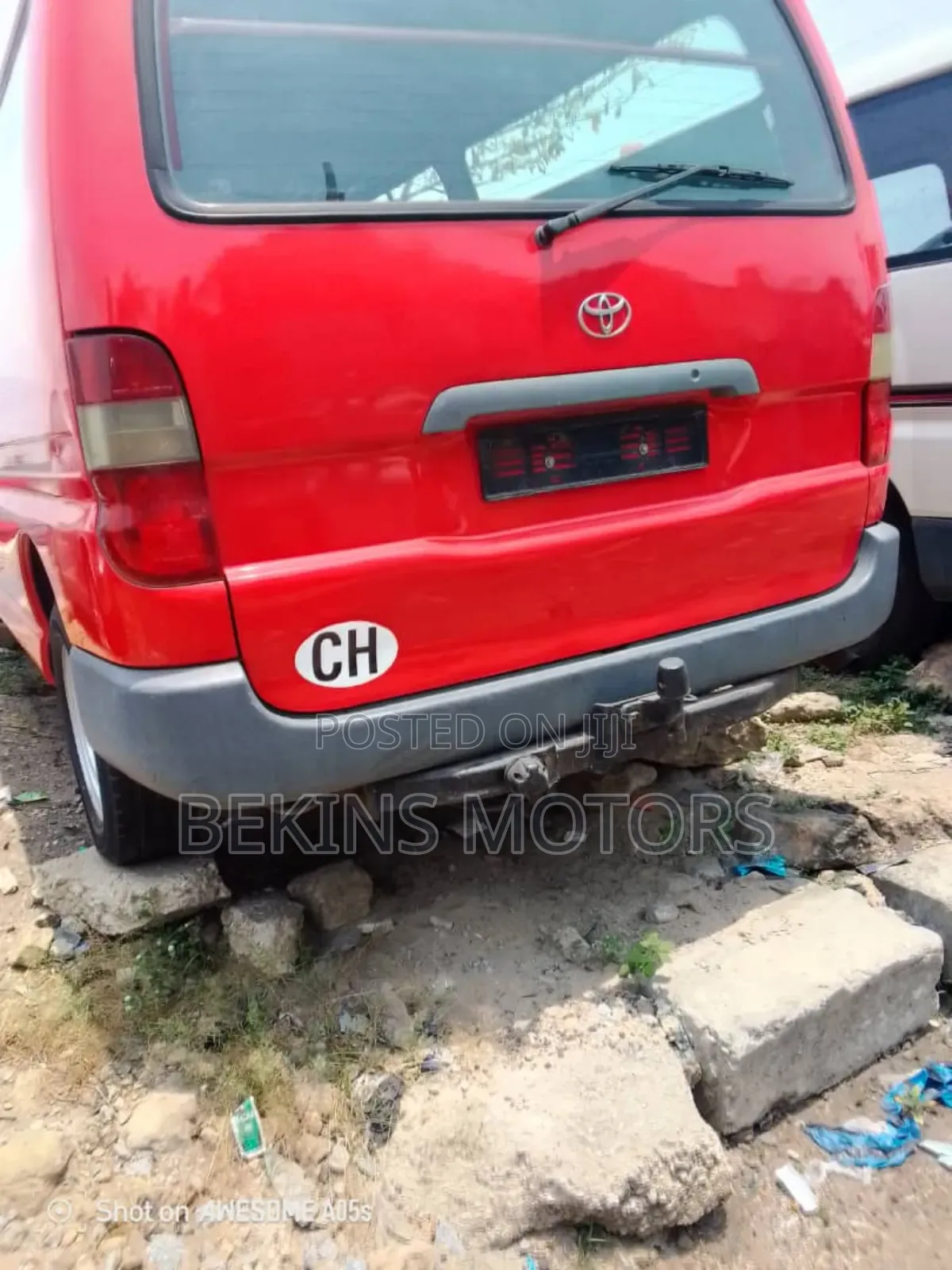 Toyota HiAce 2007 Red