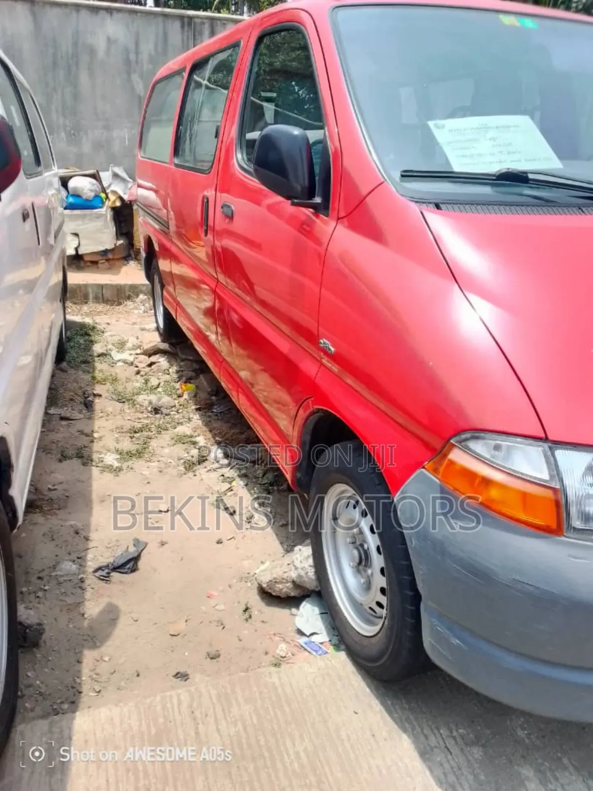 Toyota HiAce 2007 Red