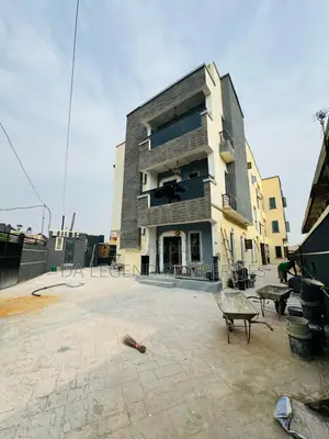 3bdrm Apartment in Gbagada for sale