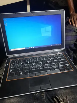 Laptop Dell Latitude 12 7250 4GB Intel Xeon HDD 500GB
