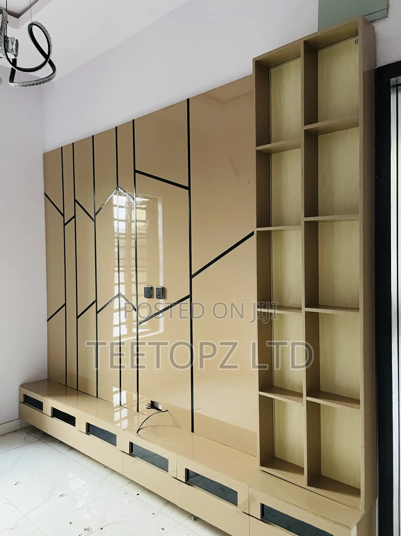 Luxury Tv Consolees