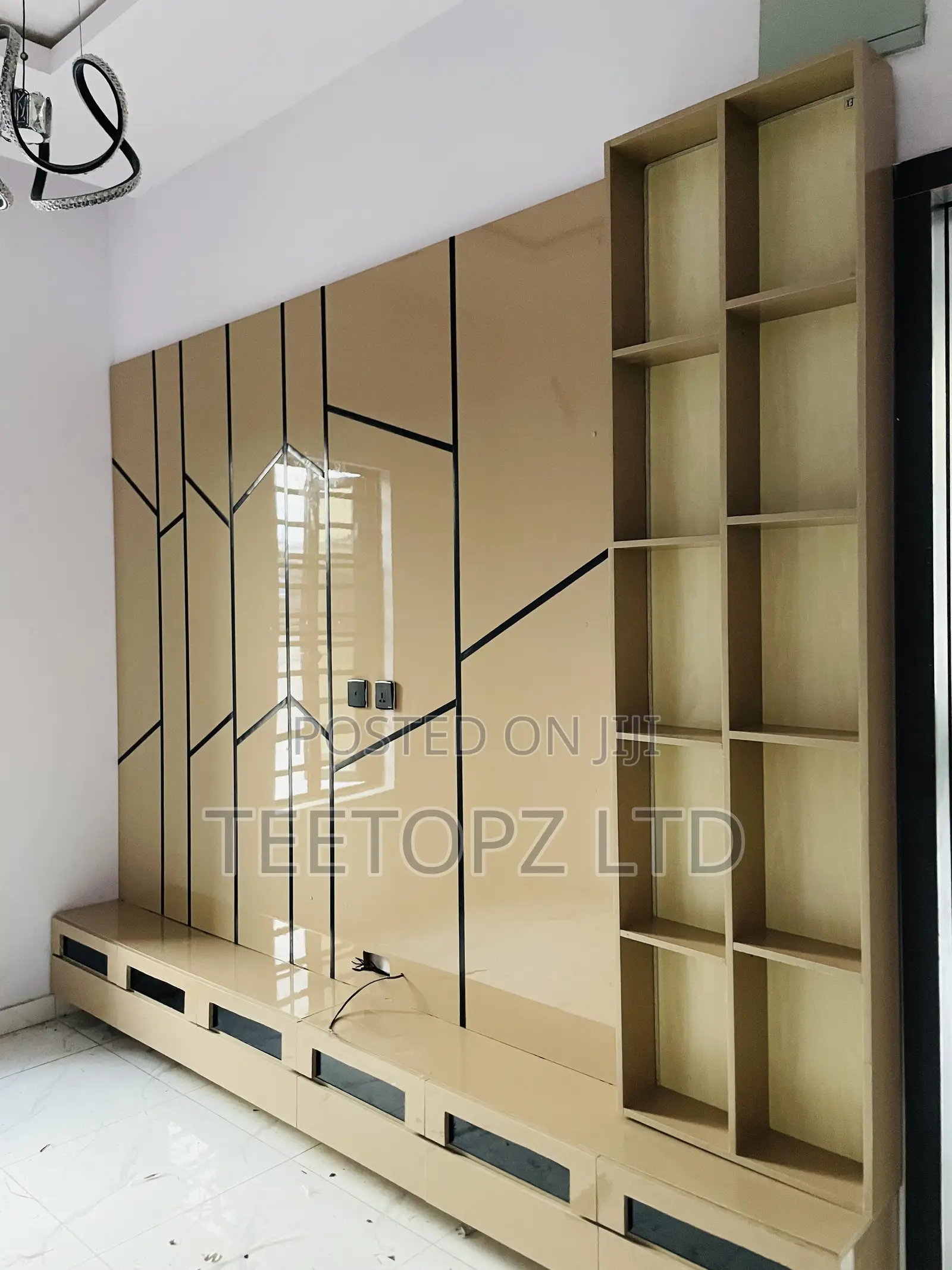Luxury Tv Consolees