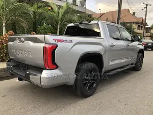 Toyota Tundra 1794 Edition CrewMax 6.5' Bed 2024 Silver