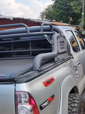 Booth Cover Rolling With Iron Spoiler for Tacoma ÷;