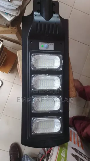 200w 4eyes